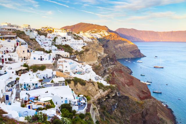 How to Find Peaceful Spring Vacation Spots Away from Crowds