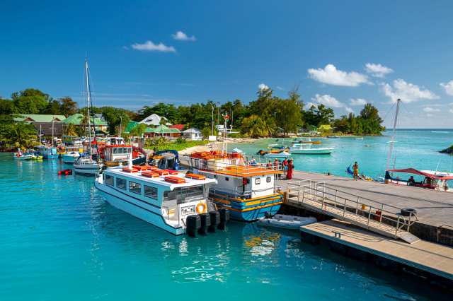 How to Choose Boat-Ferry Trips That Offer a Cruise-Like Experience